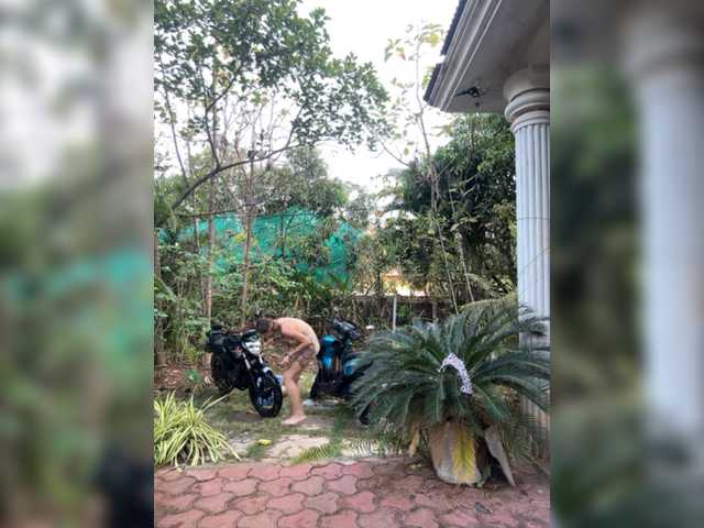 Broadcast Screenshots TreshGirls