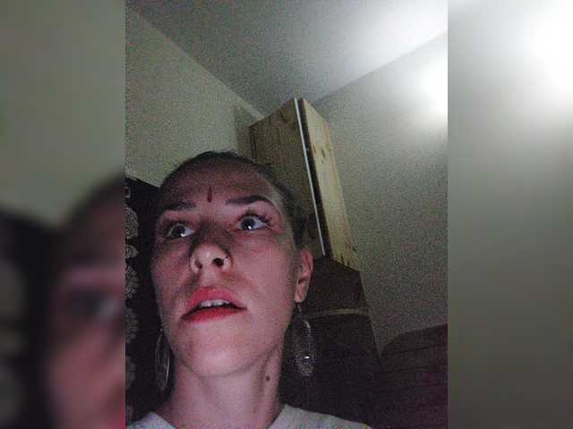 Broadcast Screenshots TreshGirls