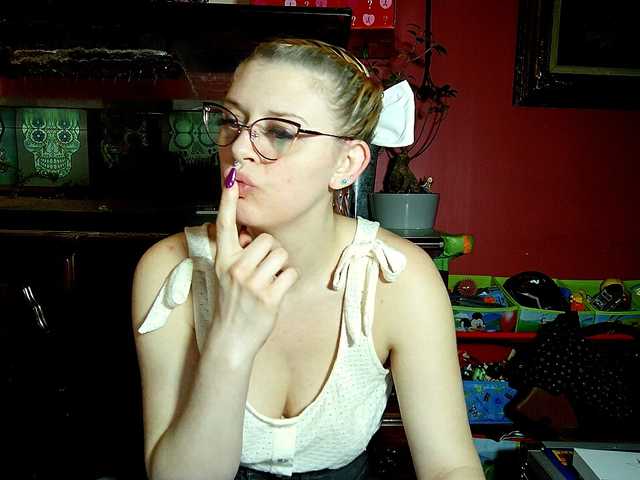 Broadcast Screenshots KinkyJawn