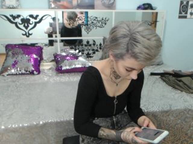 Broadcast Screenshots VanessaKross