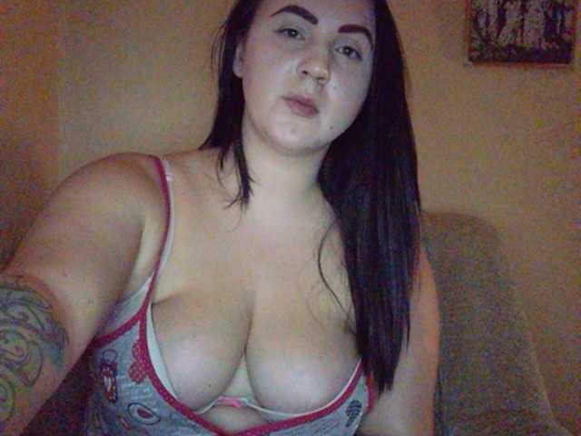 Broadcast Screenshots Velikya