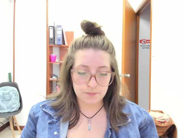 Broadcast Screenshots vickysimons