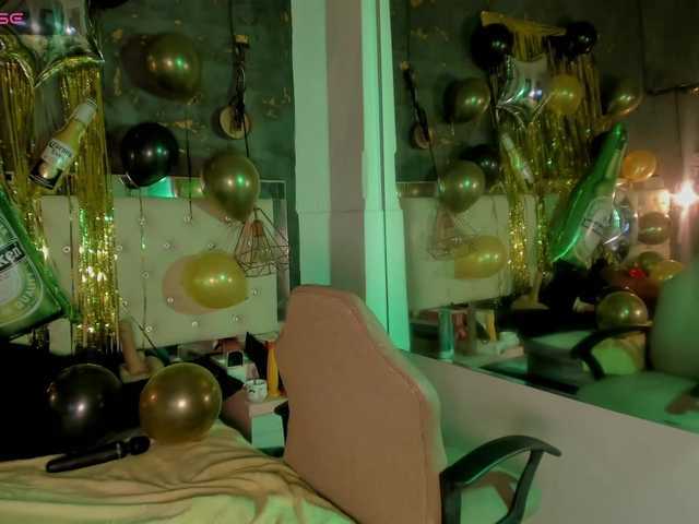 Broadcast Screenshots viiolettlopez