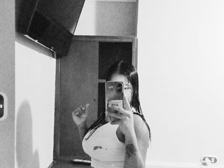 Erotisk videochat ZAIRA-BREEZE