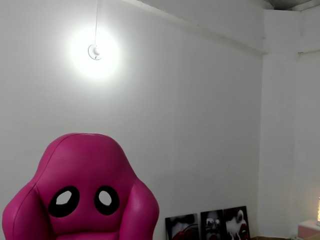 Broadcast Screenshots zoe-sweett